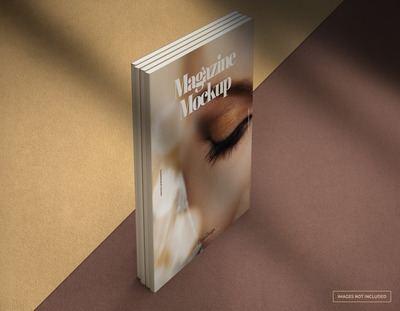 站立状态杂志封面设计样机 [psd]