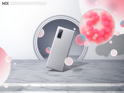 创意背景手机产品广告海报素材 (psd)