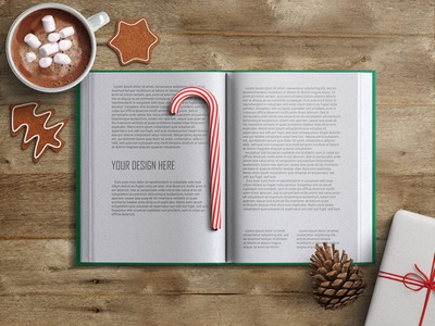 木桌圣诞装饰开页书籍样机模板[PSD]