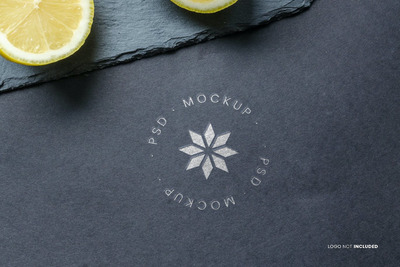 黑色纸张标志Logo展示样机 (PSD)