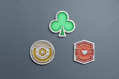 银色珐琅别针设计样机 (PSD)