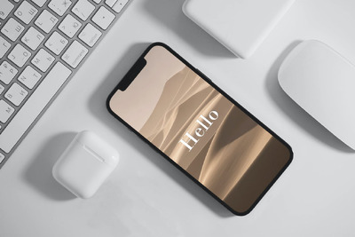 iPhone使用场景样机 (PSD,JPG)