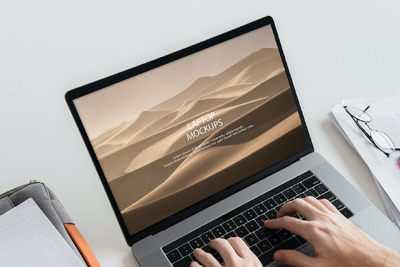 笔记本电脑屏幕使用场景样机 (PSD,JPG)