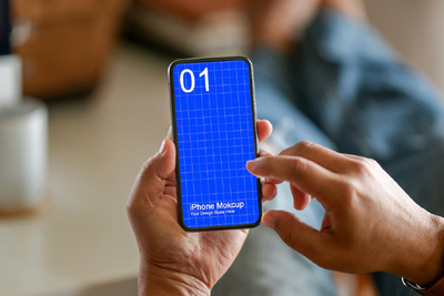 手持 iPhone 手机样机 (PSD,JPG)